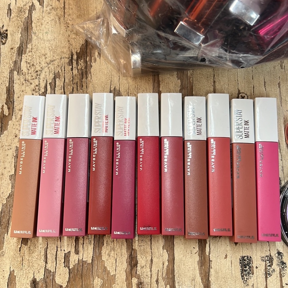 Maybelline Superstay Lip colors quantity 11 pieces